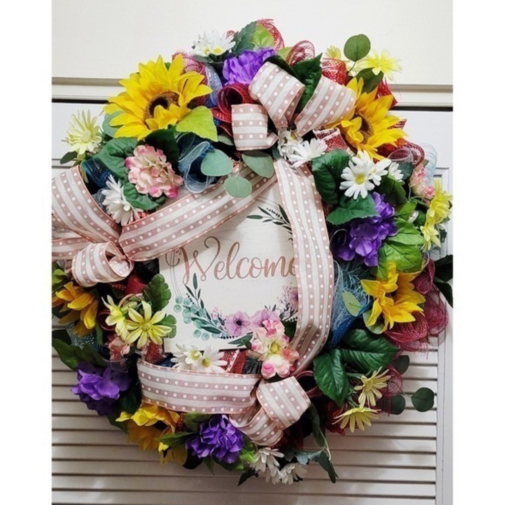 Welcome wreath for spring and summer..